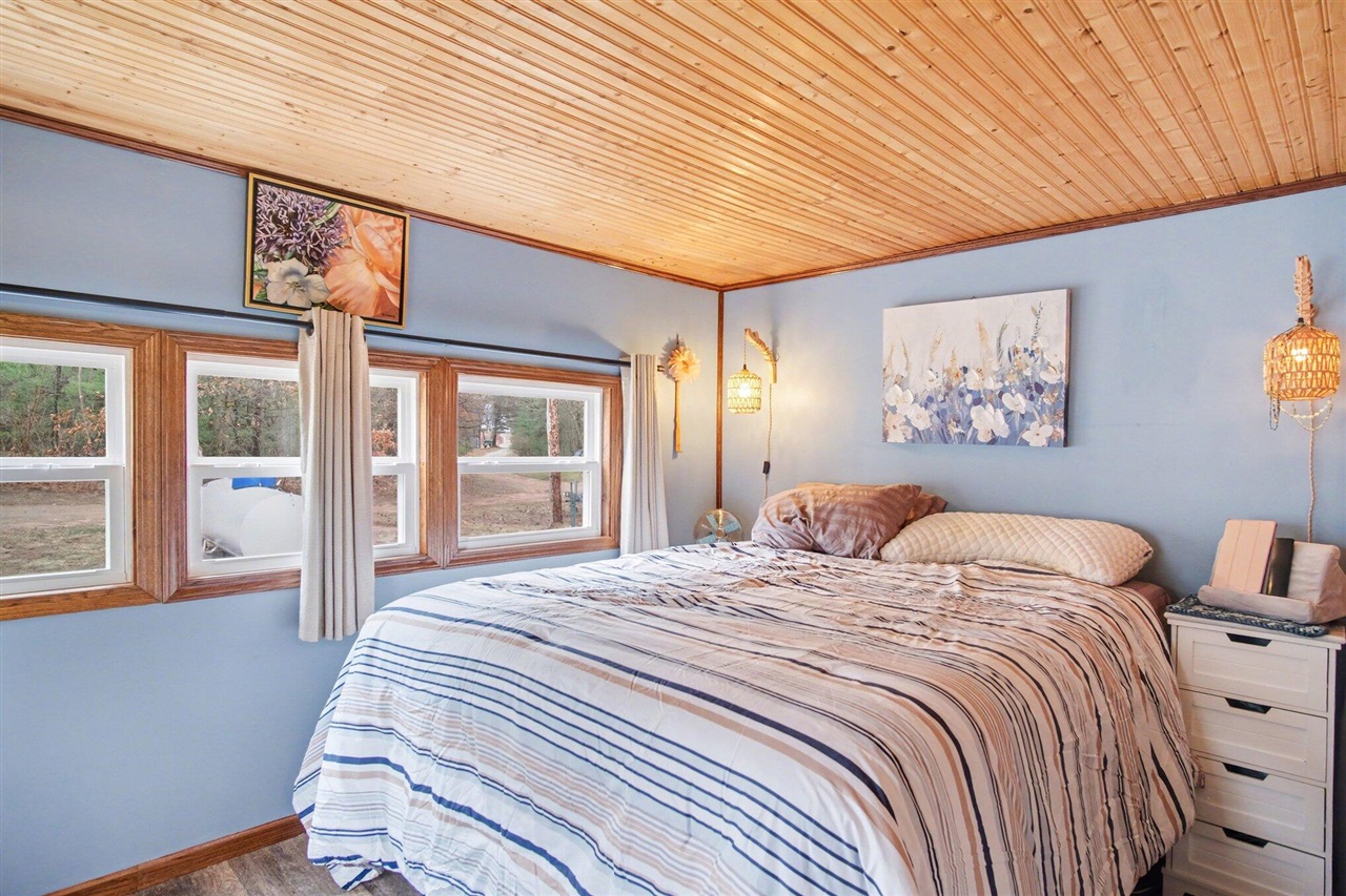 1388 Vining Road, Greenville, MI, 48838-9283