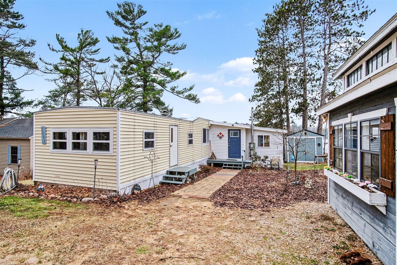 1388 Vining Road, Greenville, MI, 48838-9283