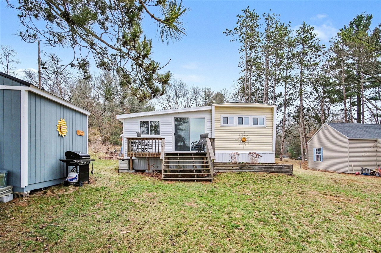 1388 Vining Road, Greenville, MI, 48838-9283