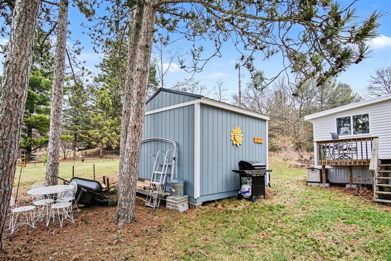 1388 Vining Road, Greenville, MI, 48838-9283