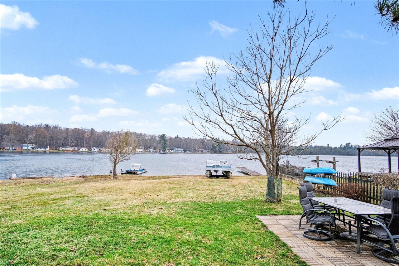 1388 Vining Road, Greenville, MI, 48838-9283