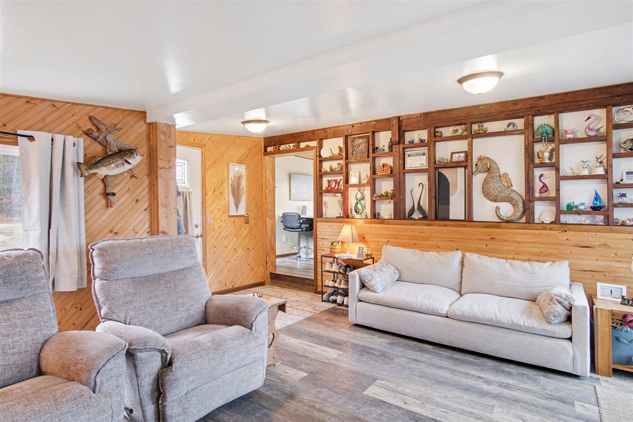 1388 Vining Road, Greenville, MI, 48838-9283