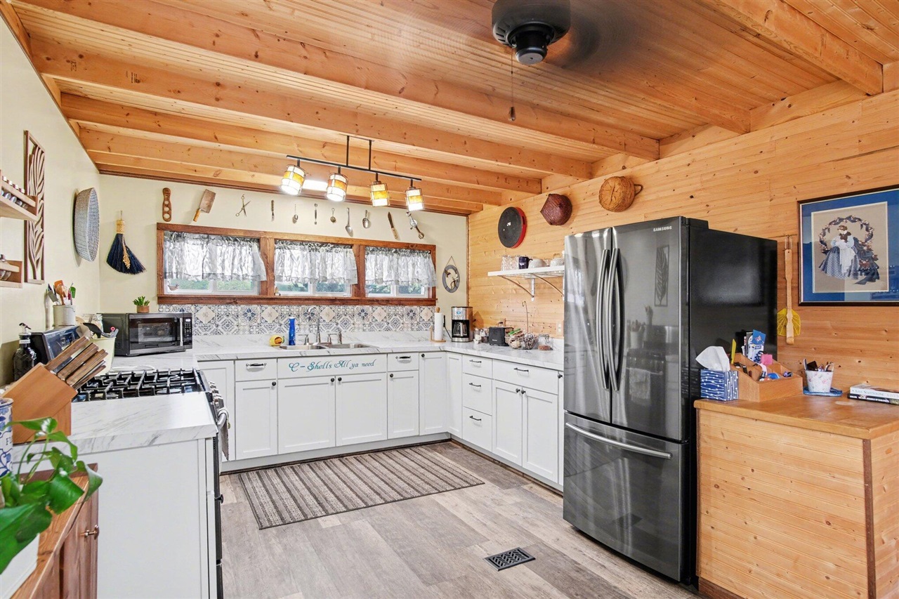 1388 Vining Road, Greenville, MI, 48838-9283