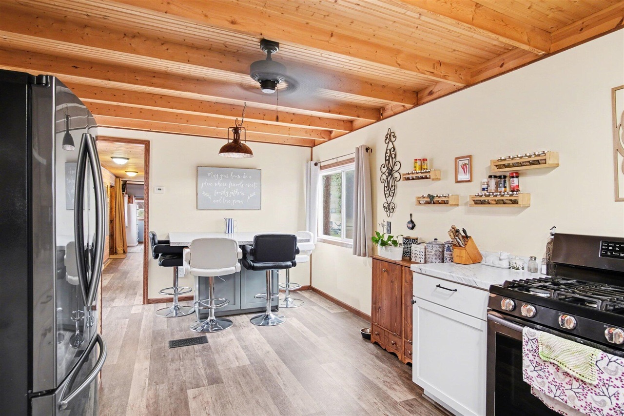 1388 Vining Road, Greenville, MI, 48838-9283