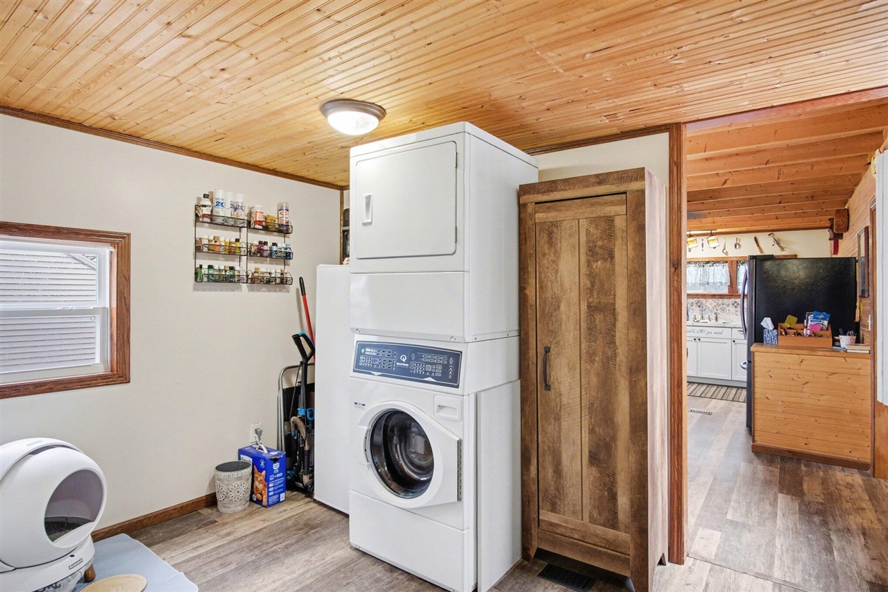 1388 Vining Road, Greenville, MI, 48838-9283