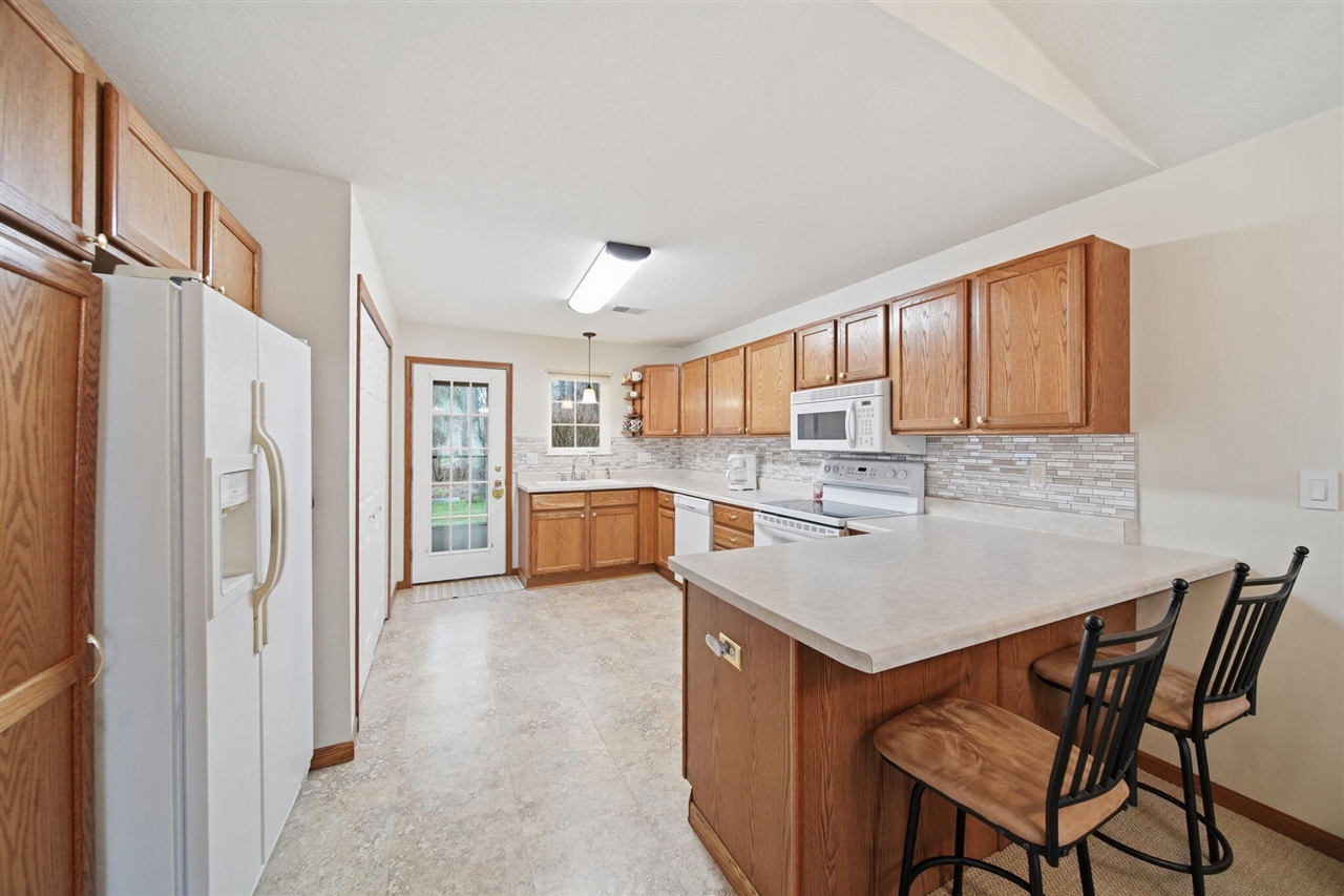 1702 Lakewood Drive UNIT&nbsp;B, Adrian, MI, 49221-4627