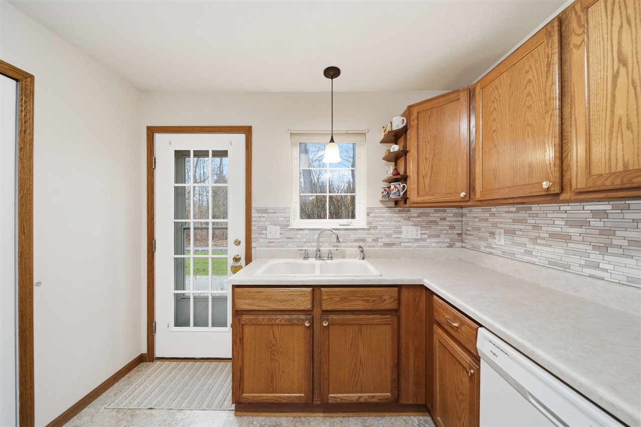 1702 Lakewood Drive UNIT&nbsp;B, Adrian, MI, 49221-4627