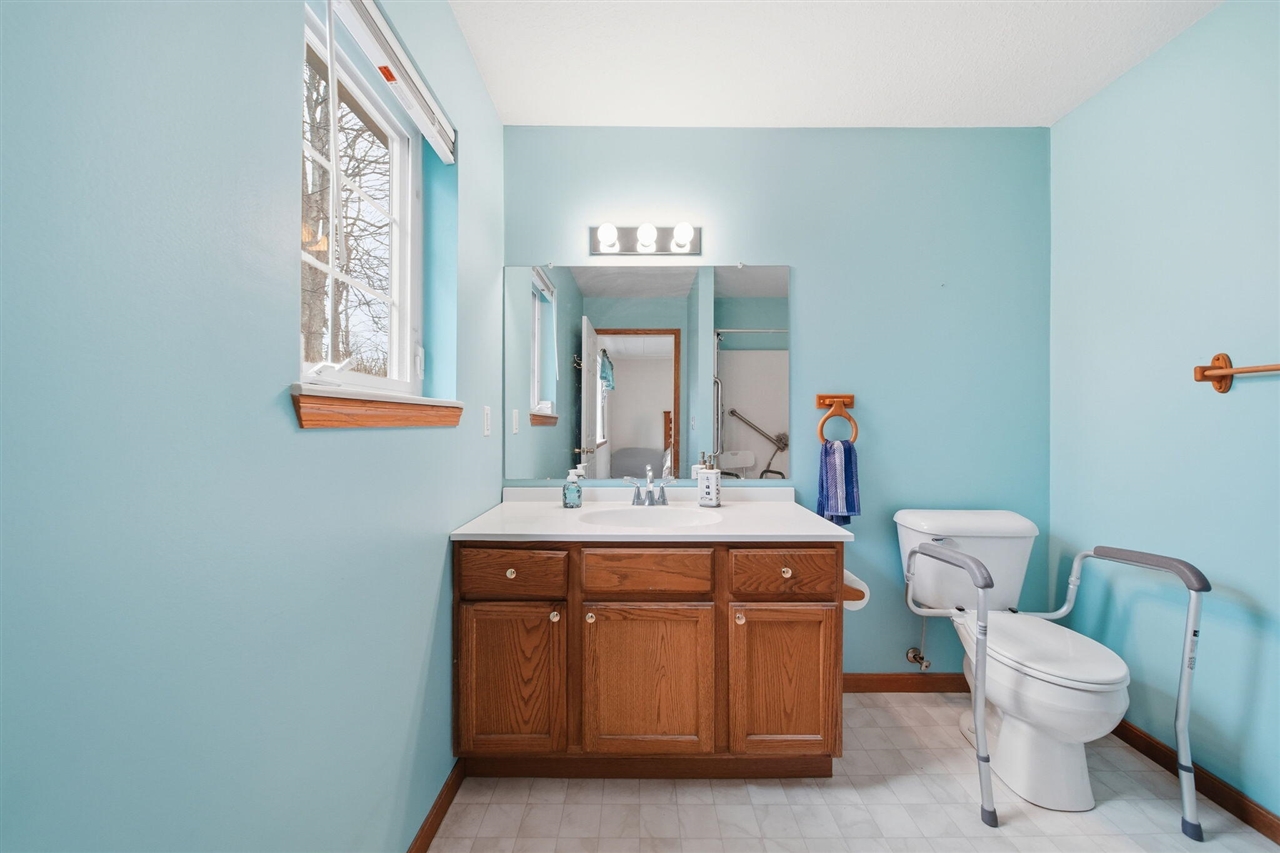 1702 Lakewood Drive UNIT&nbsp;B, Adrian, MI, 49221-4627