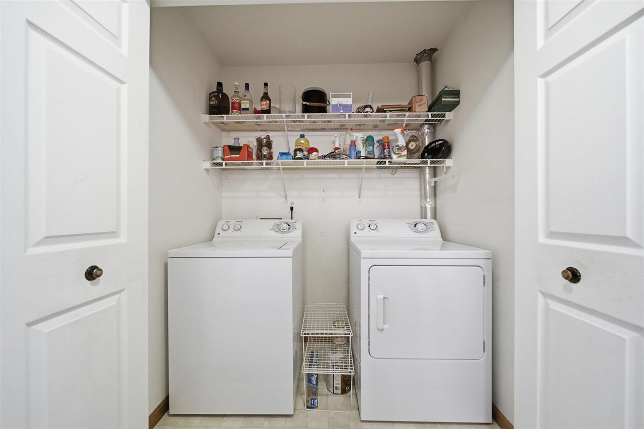 1702 Lakewood Drive UNIT&nbsp;B, Adrian, MI, 49221-4627