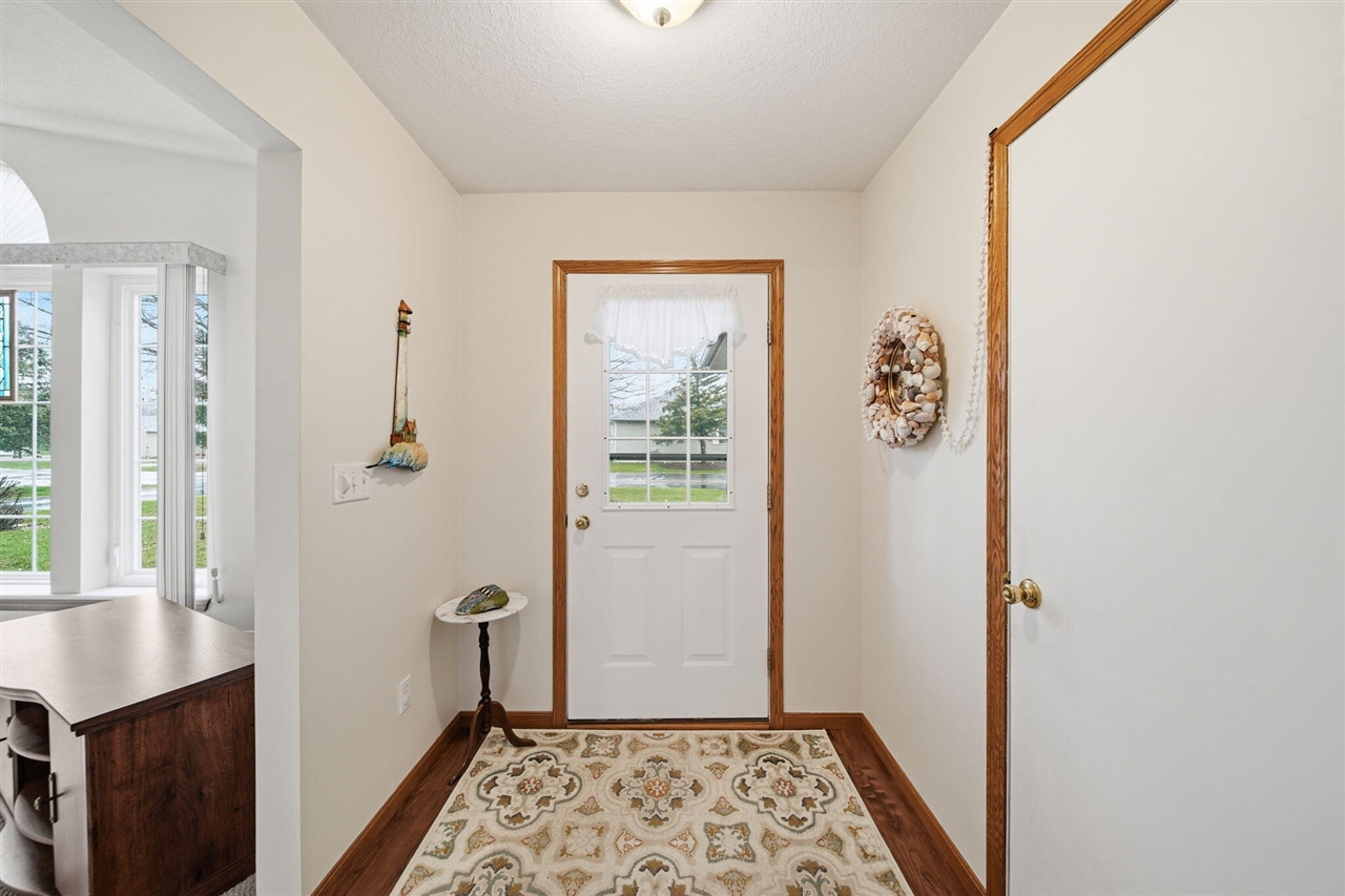 1702 Lakewood Drive UNIT&nbsp;B, Adrian, MI, 49221-4627