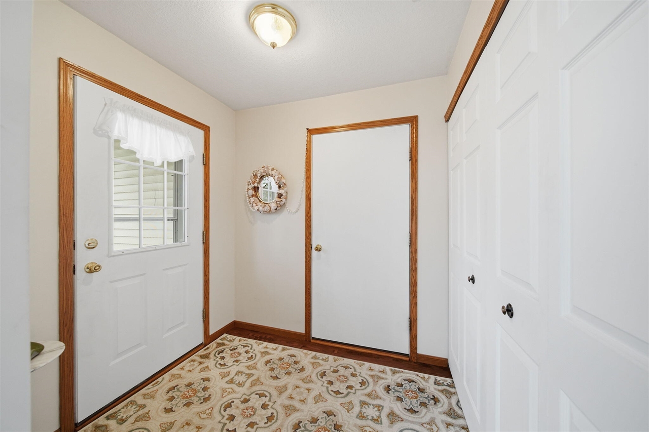 1702 Lakewood Drive UNIT&nbsp;B, Adrian, MI, 49221-4627