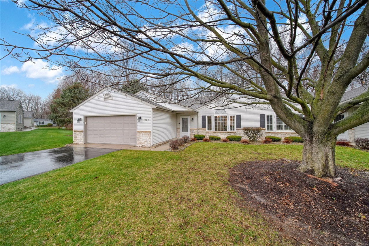 1702 Lakewood Drive UNIT&nbsp;B, Adrian, MI, 49221-4627