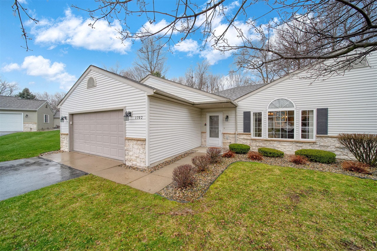 1702 Lakewood Drive UNIT&nbsp;B, Adrian, MI, 49221-4627