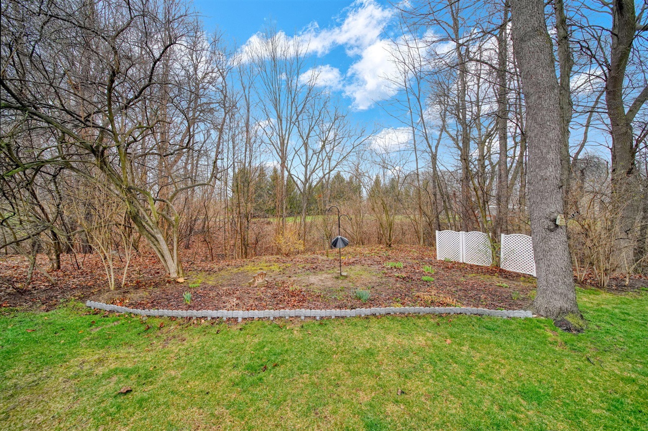 1702 Lakewood Drive UNIT&nbsp;B, Adrian, MI, 49221-4627