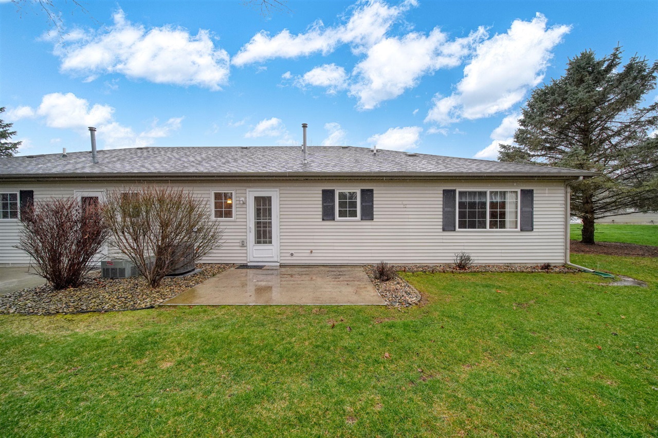 1702 Lakewood Drive UNIT&nbsp;B, Adrian, MI, 49221-4627