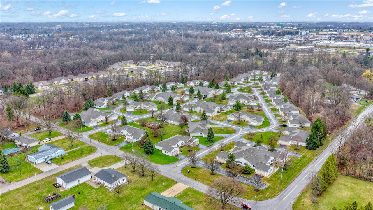 1702 Lakewood Drive UNIT&nbsp;B, Adrian, MI, 49221-4627