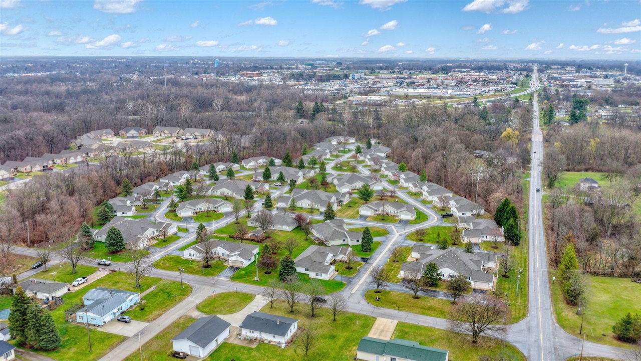 1702 Lakewood Drive UNIT&nbsp;B, Adrian, MI, 49221-4627