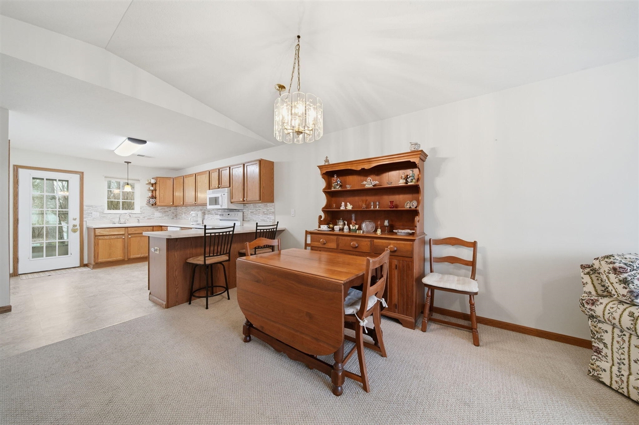 1702 Lakewood Drive UNIT&nbsp;B, Adrian, MI, 49221-4627