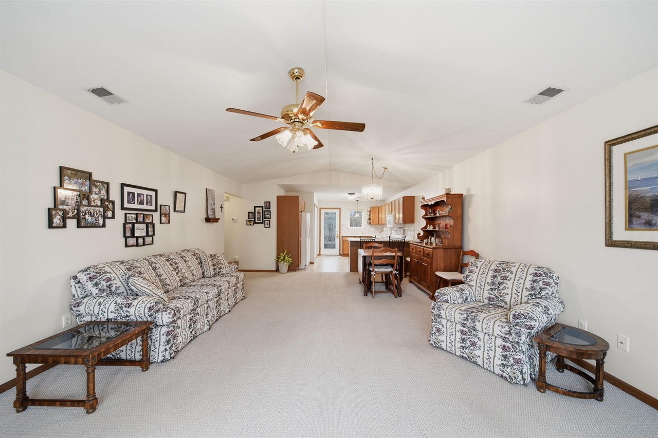 1702 Lakewood Drive UNIT&nbsp;B, Adrian, MI, 49221-4627