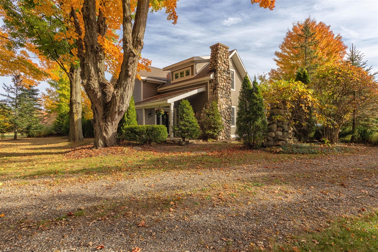 1719 66th Street, Fennville, MI, 49408-9745