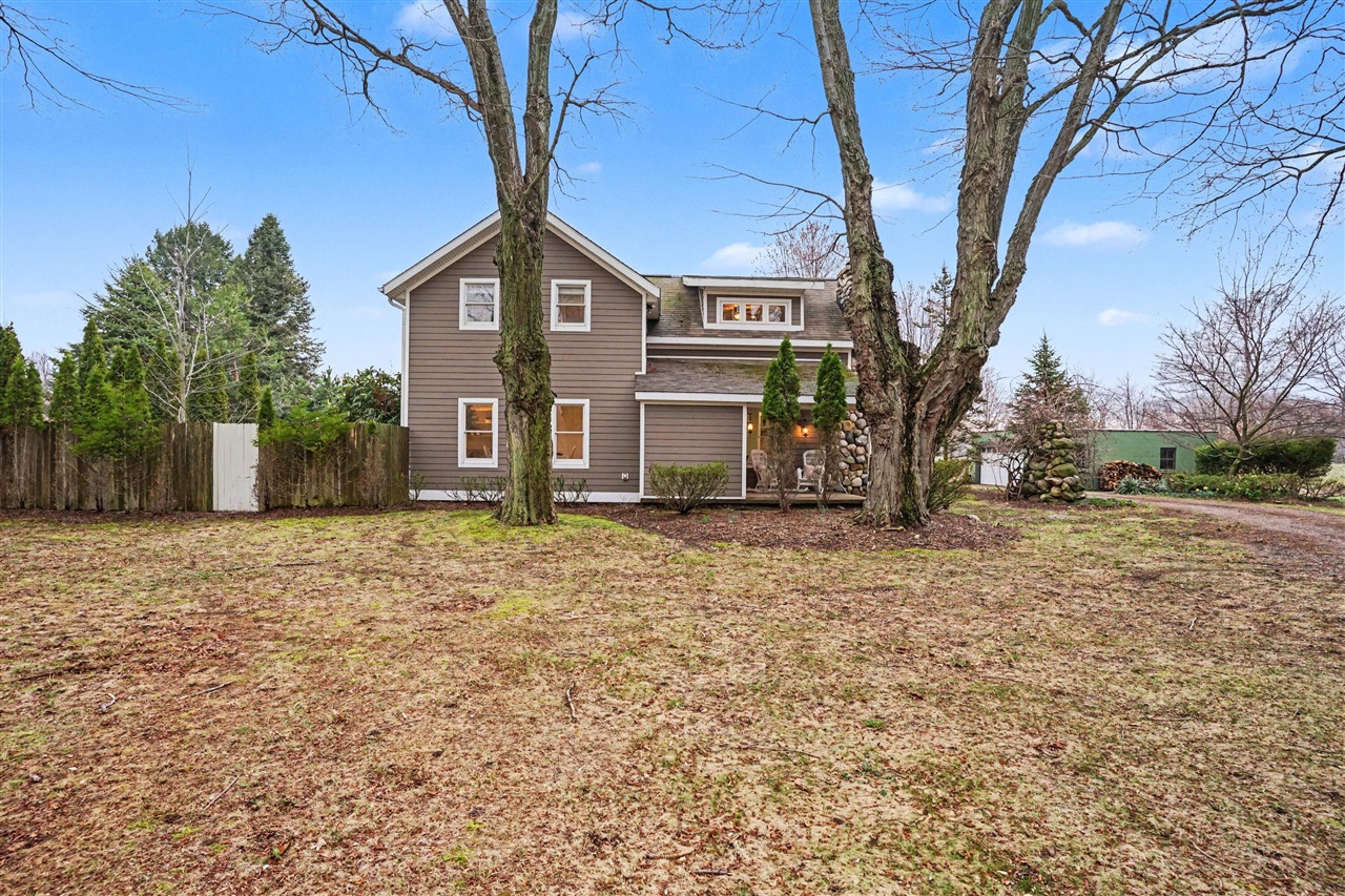 1719 66th Street, Fennville, MI, 49408-9745