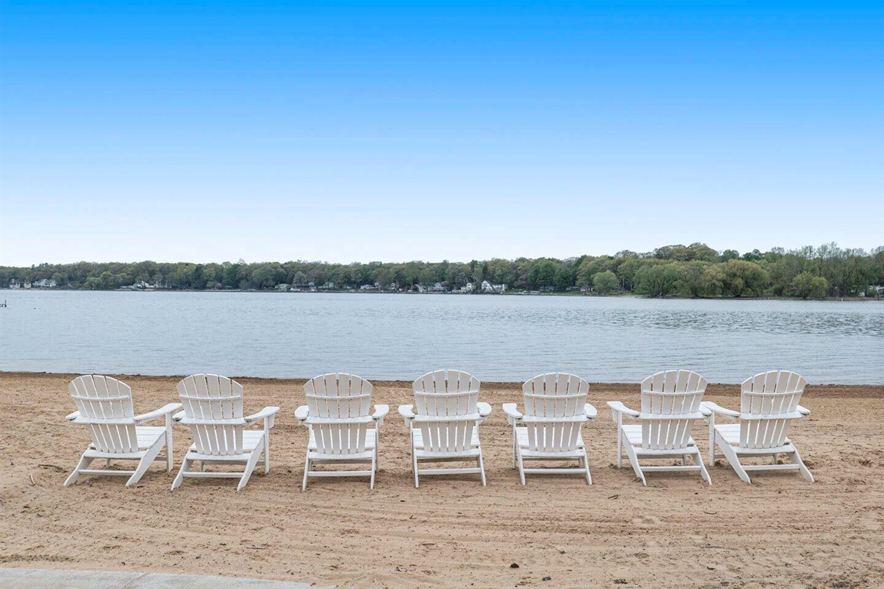3rd image of 406 W Leland Dr, Whitehall, MI 49461 | MLS# 70522810