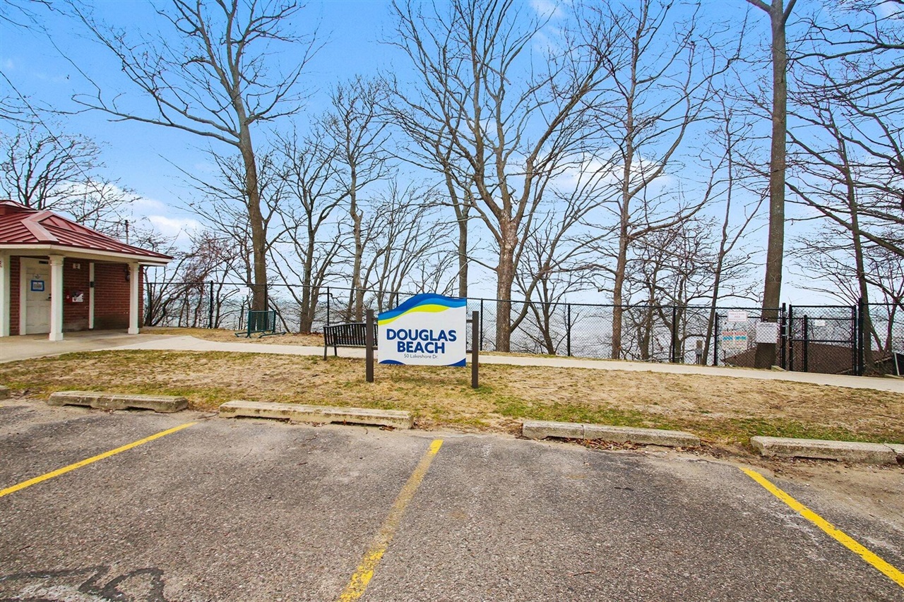 3048 Park Drive, Douglas, MI, 49406-5143