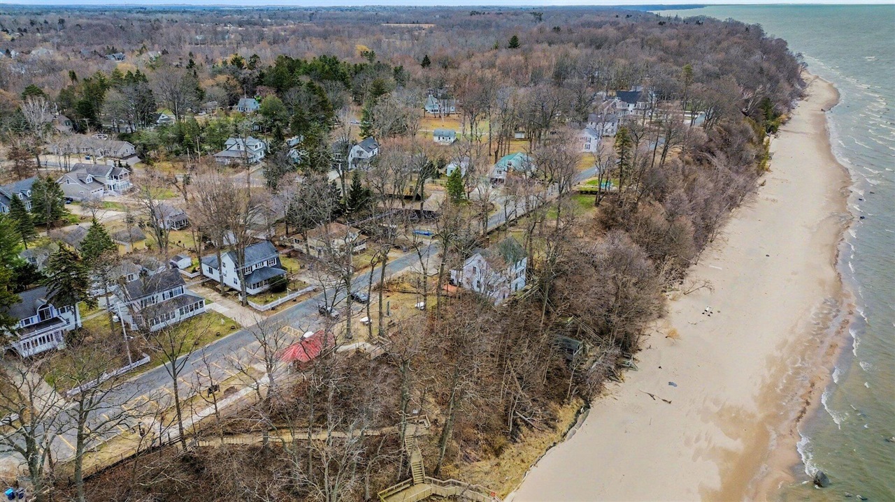 3048 Park Drive, Douglas, MI, 49406-5143