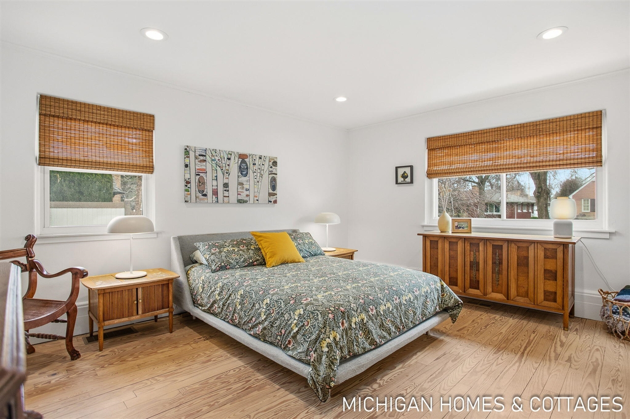 141 E 26th Street, Holland, MI, 49423-5103