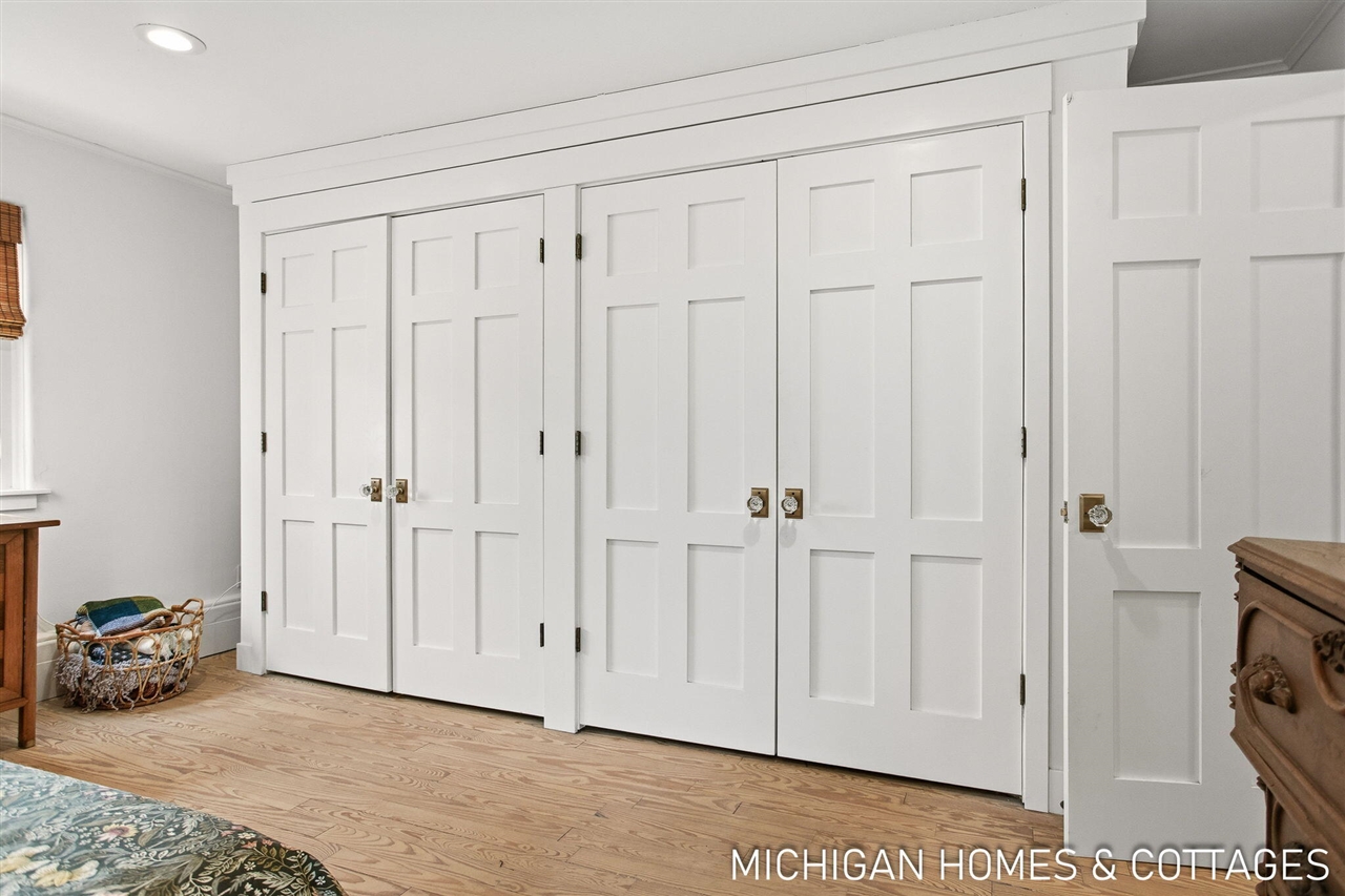 141 E 26th Street, Holland, MI, 49423-5103