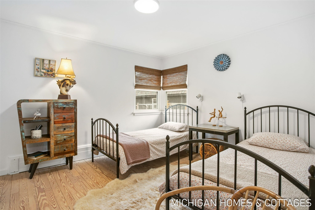 141 E 26th Street, Holland, MI, 49423-5103