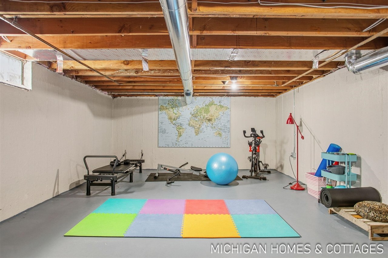 141 E 26th Street, Holland, MI, 49423-5103