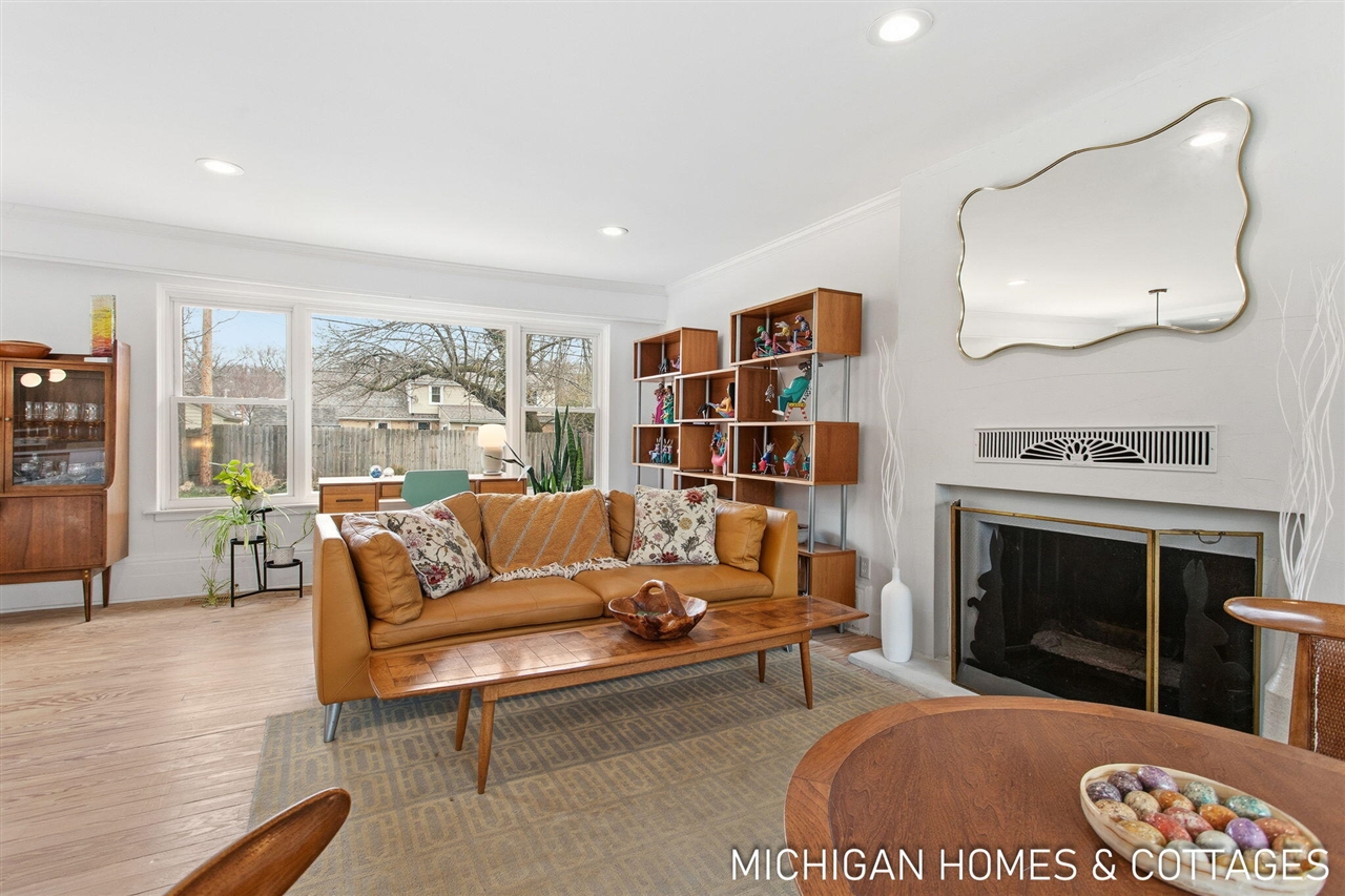 141 E 26th Street, Holland, MI, 49423-5103