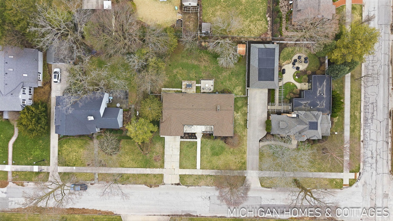 141 E 26th Street, Holland, MI, 49423-5103