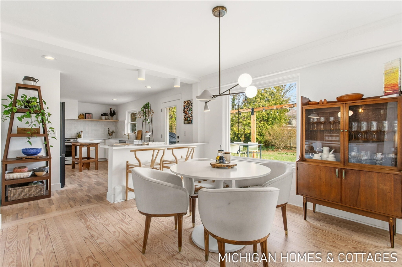 141 E 26th Street, Holland, MI, 49423-5103