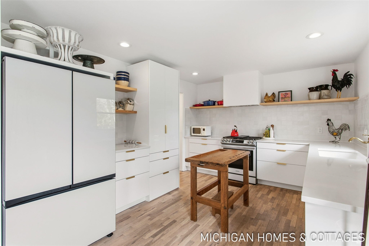 141 E 26th Street, Holland, MI, 49423-5103