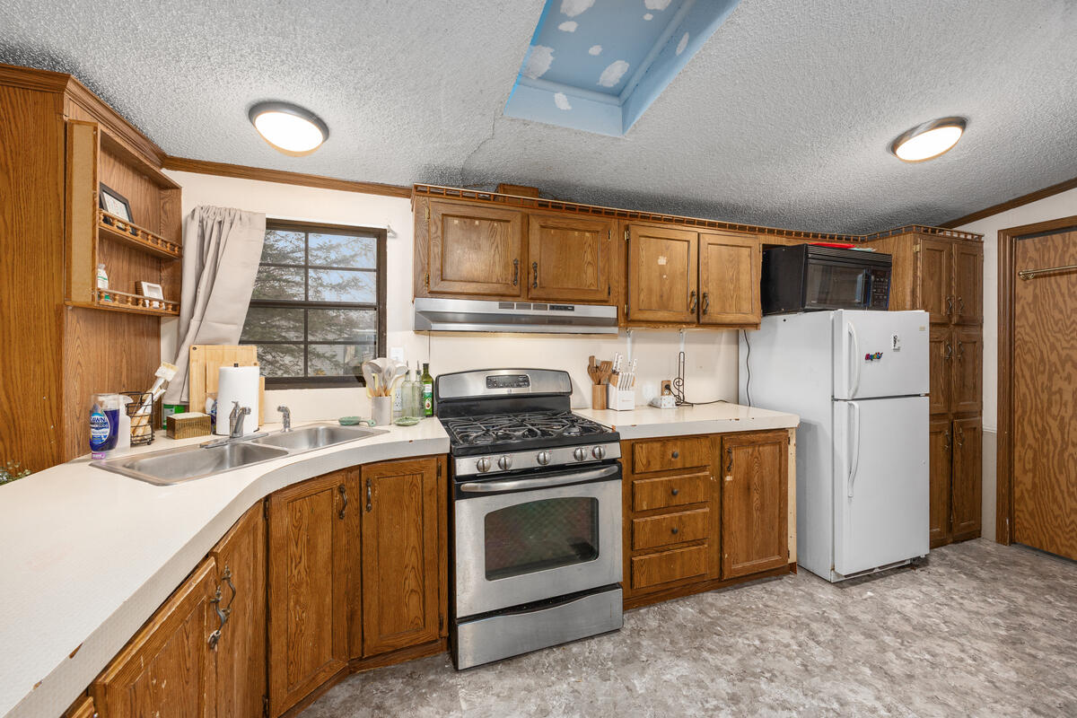 1825 34th Street, Allegan, MI, 49010-8604