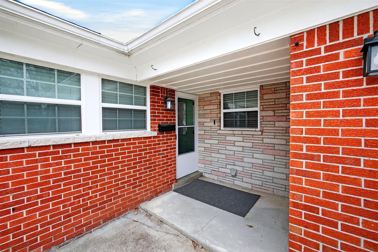 23245 Tuck Road, Farmington Hills, MI, 48336