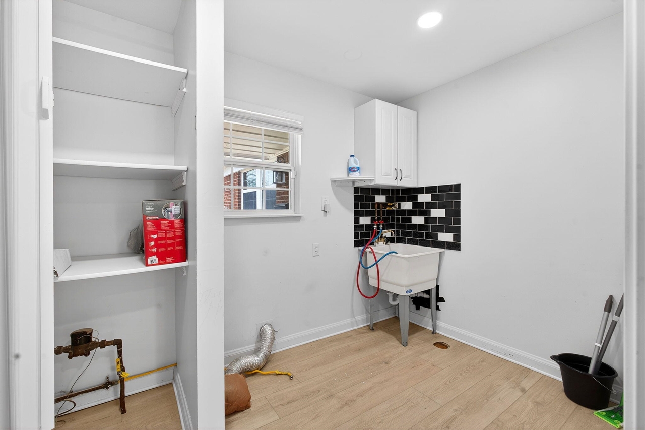 23245 Tuck Road, Farmington Hills, MI, 48336