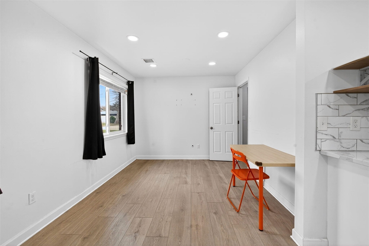 23245 Tuck Road, Farmington Hills, MI, 48336