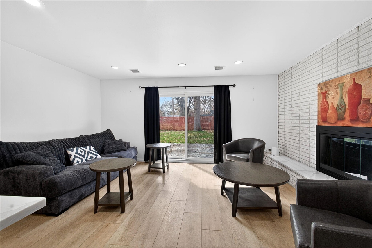 23245 Tuck Road, Farmington Hills, MI, 48336