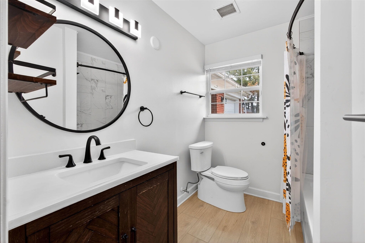 23245 Tuck Road, Farmington Hills, MI, 48336