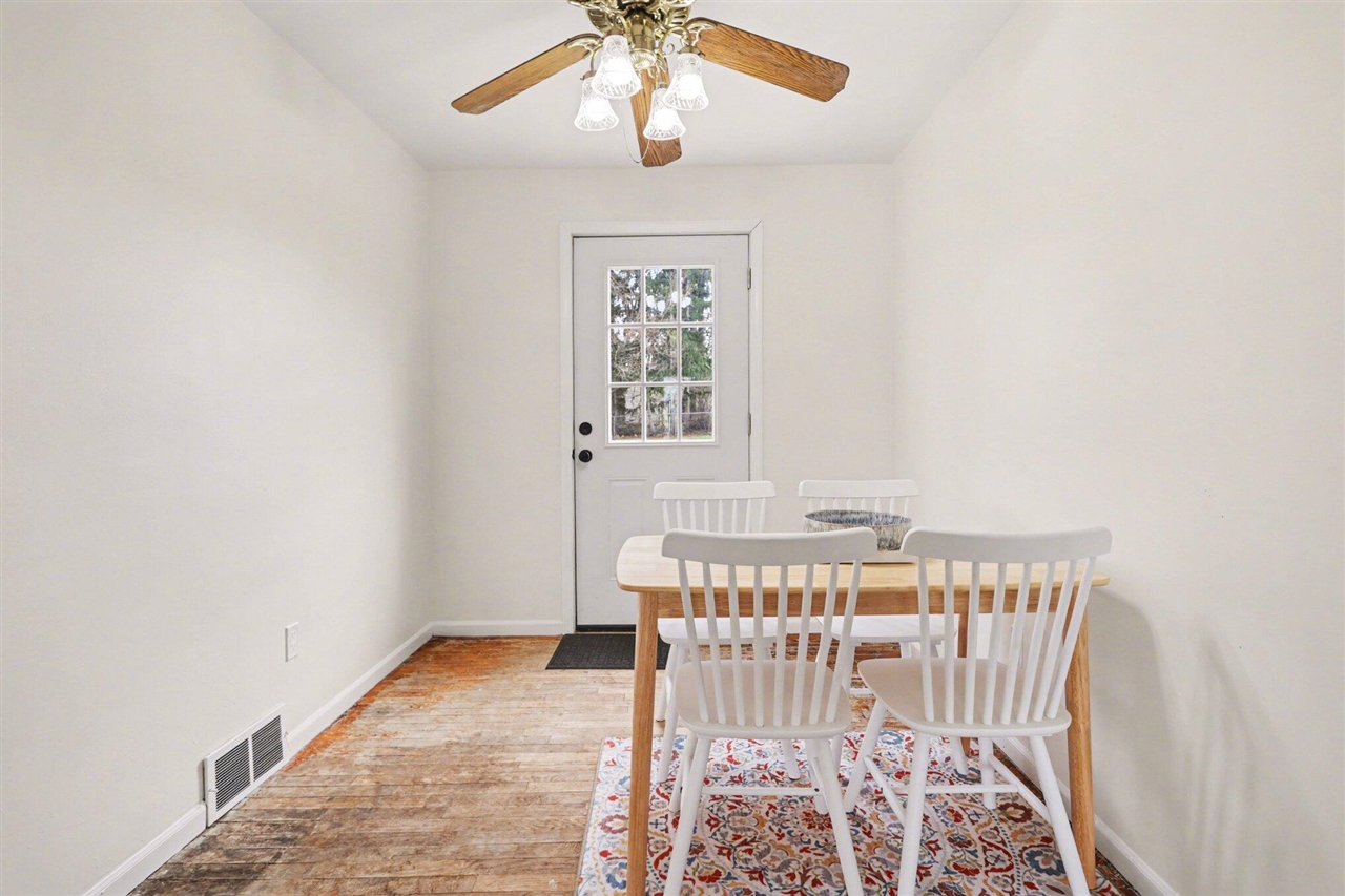 2305 Maple Drive, Jackson, MI, 49203-3650