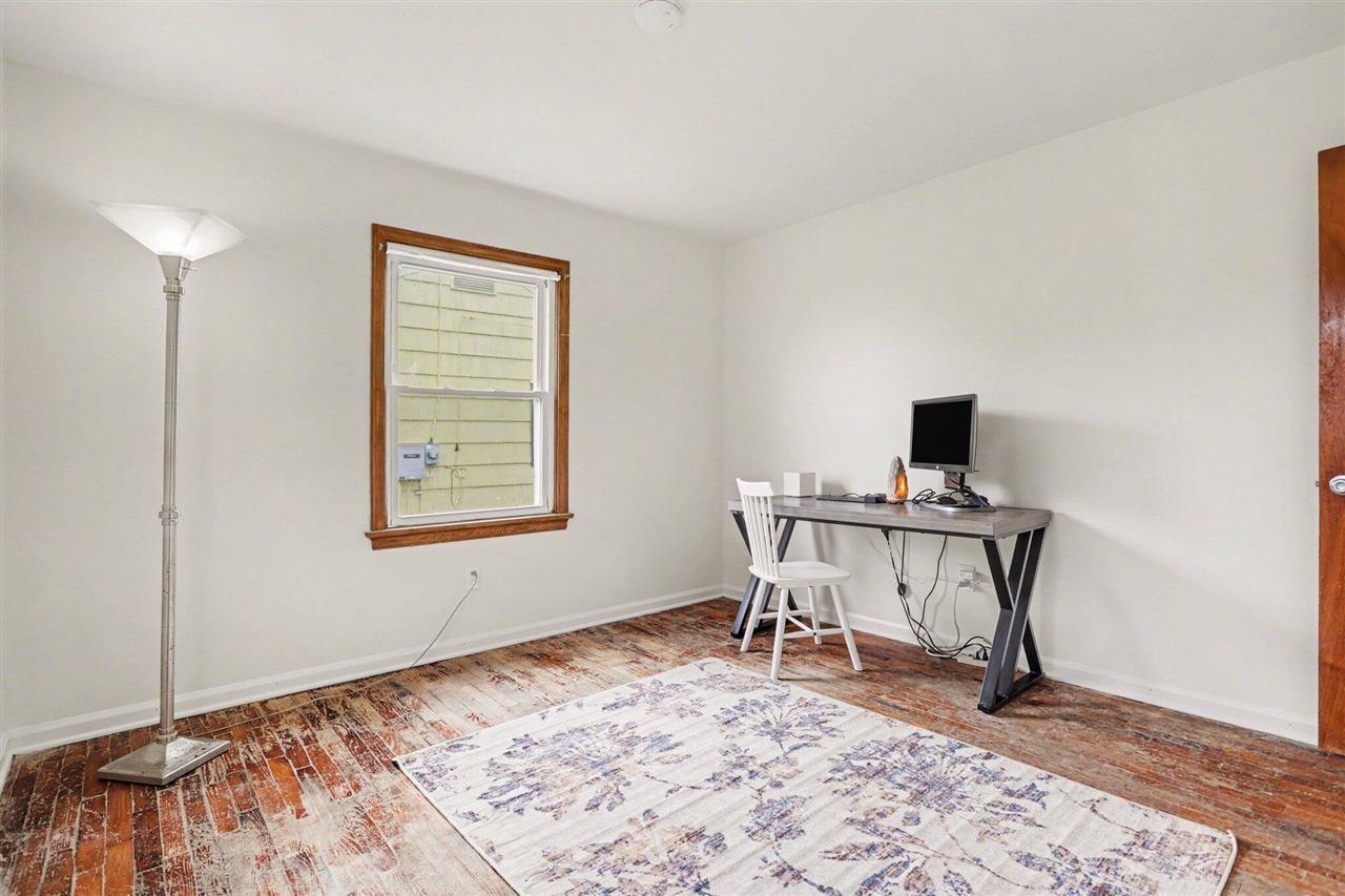 2305 Maple Drive, Jackson, MI, 49203-3650