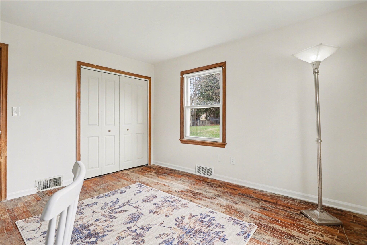 2305 Maple Drive, Jackson, MI, 49203-3650