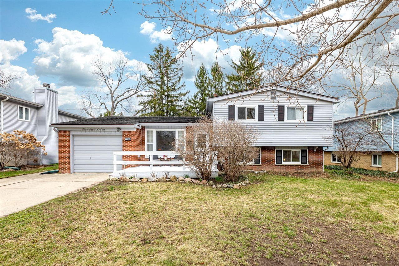 829 Thorntree Boulevard, Jackson, MI, 49203-2517