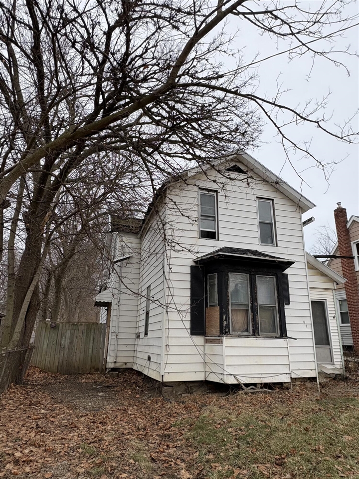 1st image of 814 E North St, Jackson, MI 49202 | MLS# 70522892