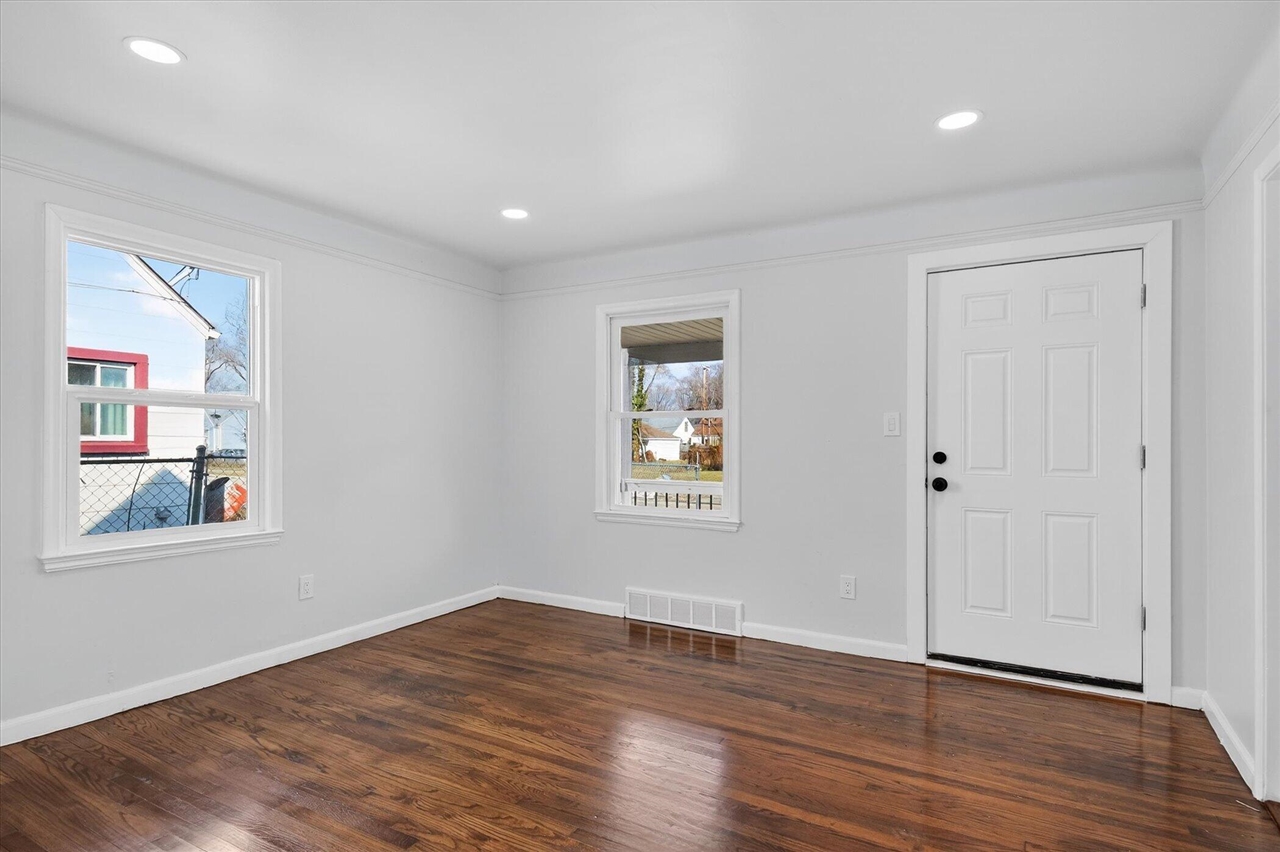 8449 Penrod Street, Detroit, MI, 48228-3132