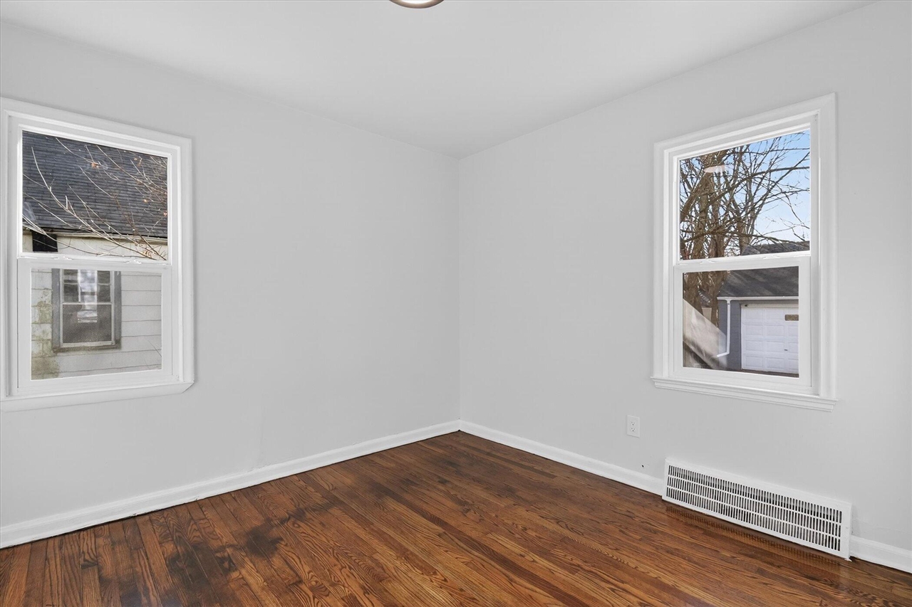 8449 Penrod Street, Detroit, MI, 48228-3132