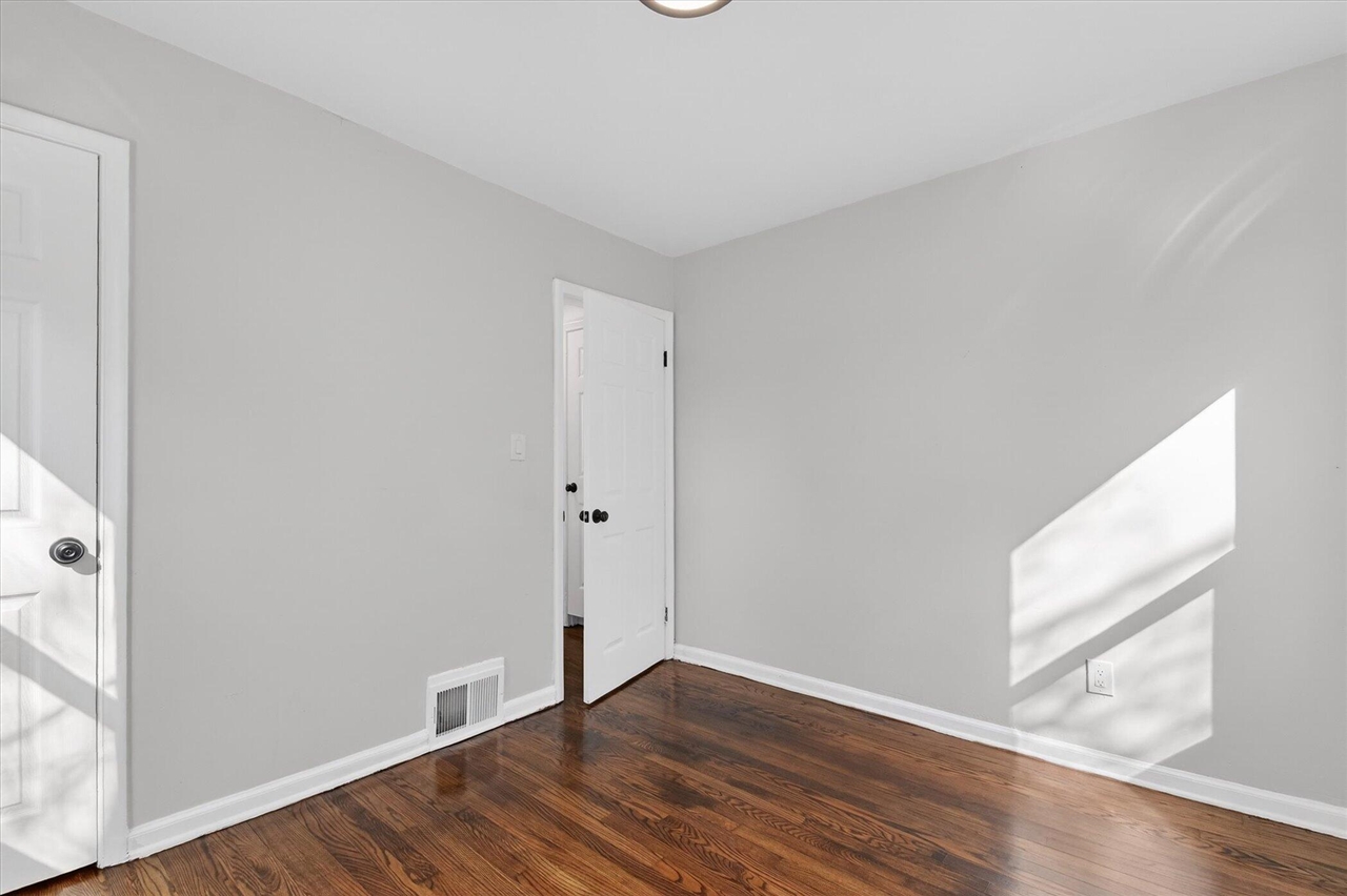8449 Penrod Street, Detroit, MI, 48228-3132